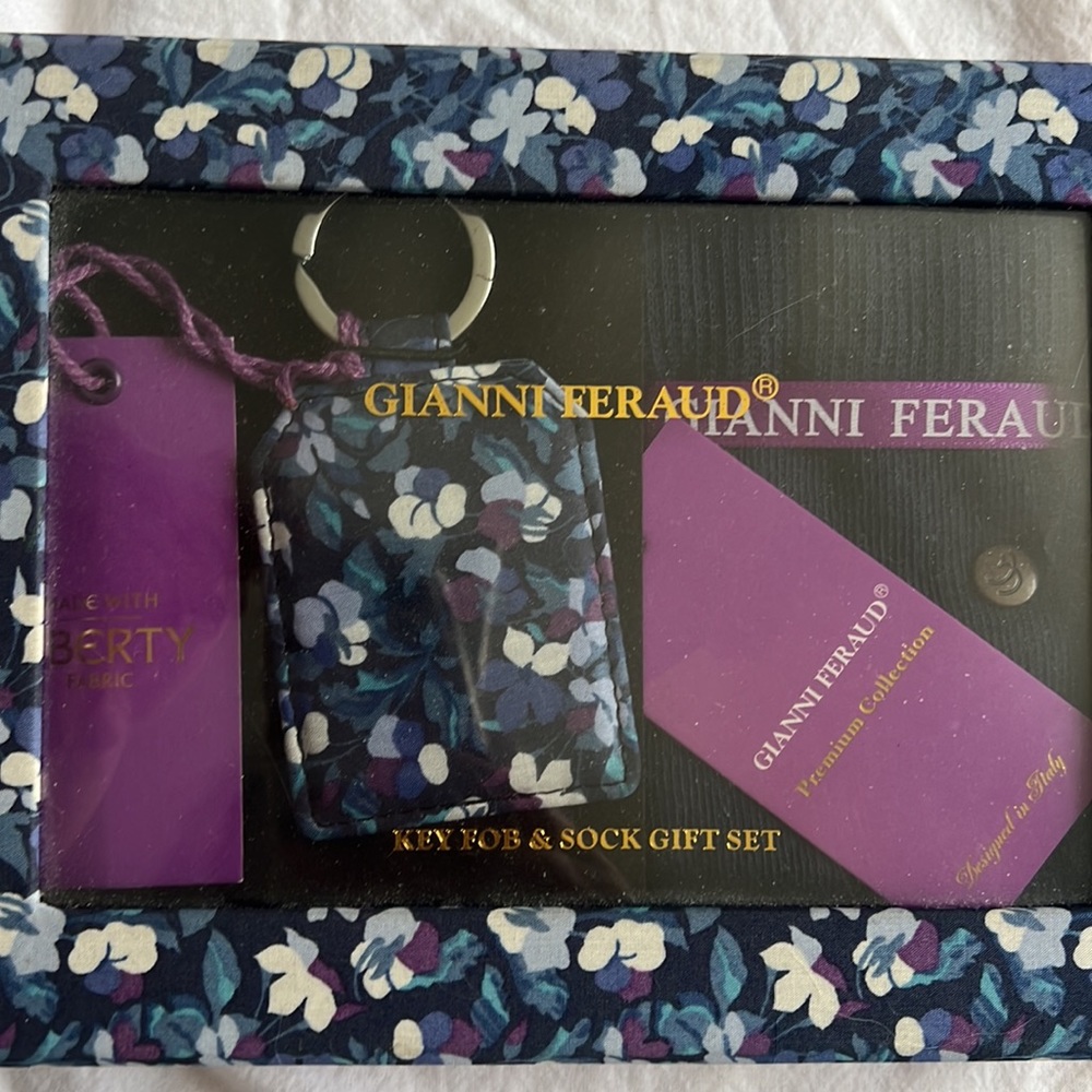 New Liberty of London/ Gianni Feraud Key Fob and Socks Gift Set